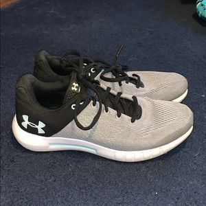 Under armor woman’s sneakers